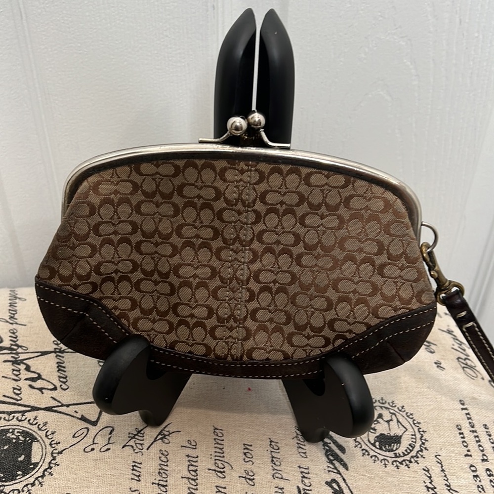 Coach Signature Brown Canvas Suede Trim Kisslock Framed Wristlet -Coin Wallet - Picture 8 of 16